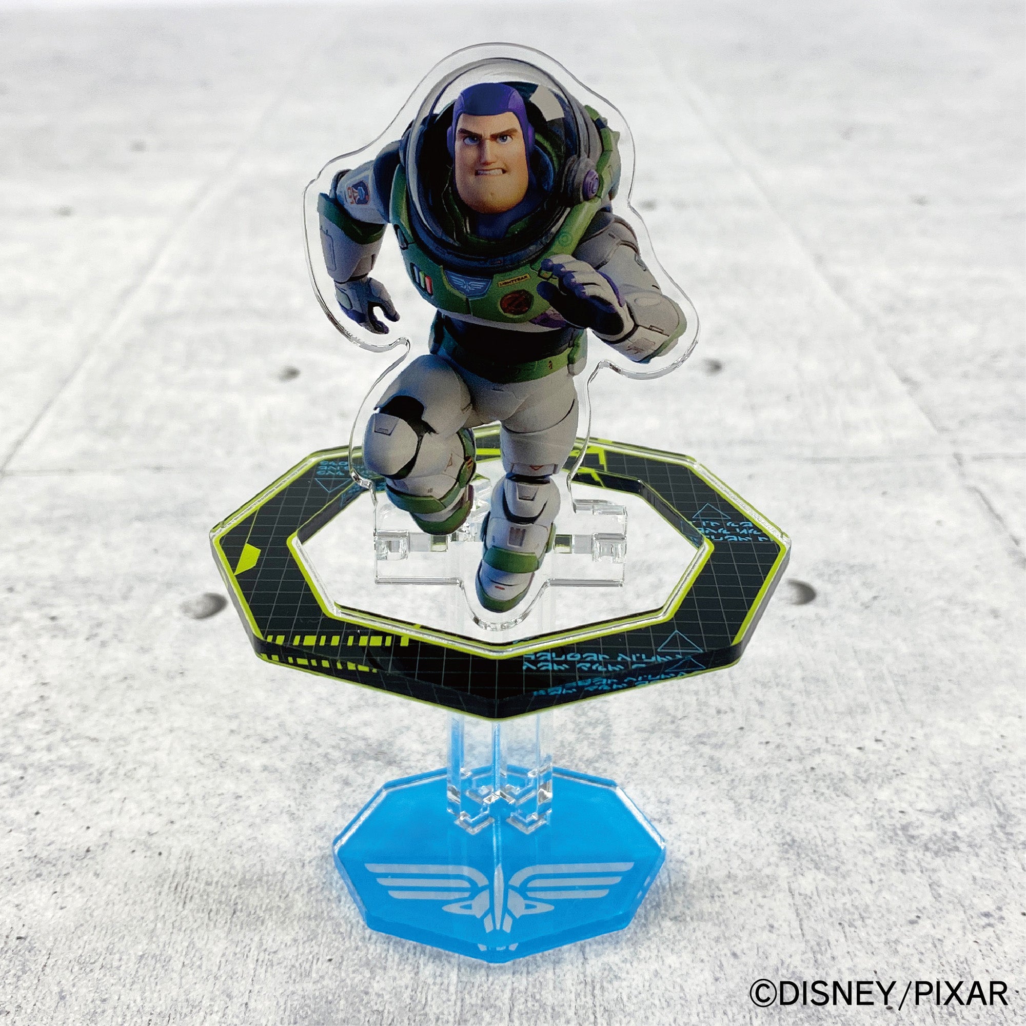 【スタンドポップ】PIXAR! バズ・ライトイヤー フローティングアクリルスタンド 1