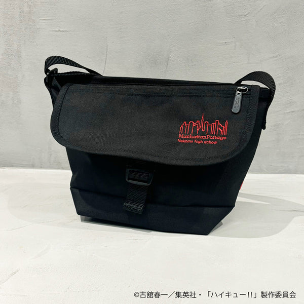 【マンシングウェア】美品 ロッカーバック レッド 大容量 テープロゴ PochiMart】ハイキュー!! マンハッタンポーテージ メッセンジャー